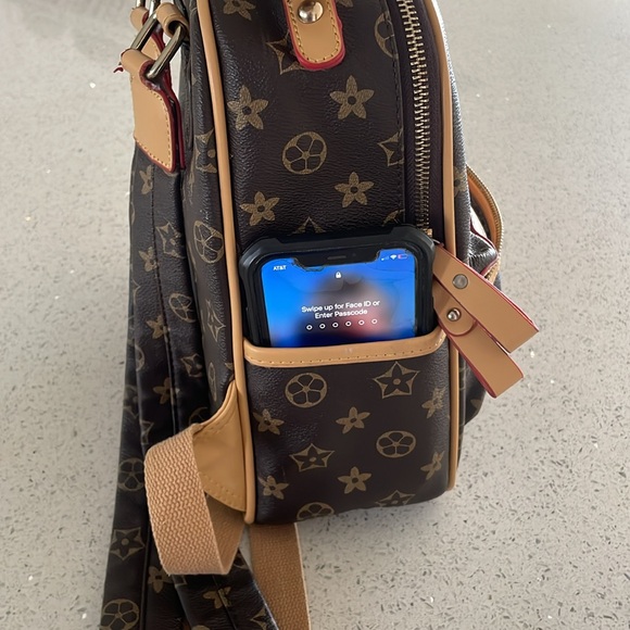 Designer look alike back pack - Picture 8 of 13